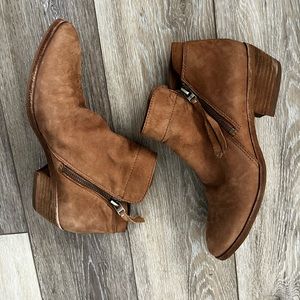 Sam Edelman Packer Ankle Bootie Leather
Size: 8.5